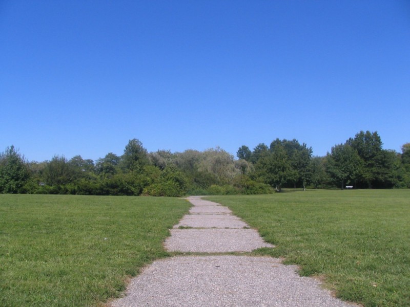 The walkway up to the lake